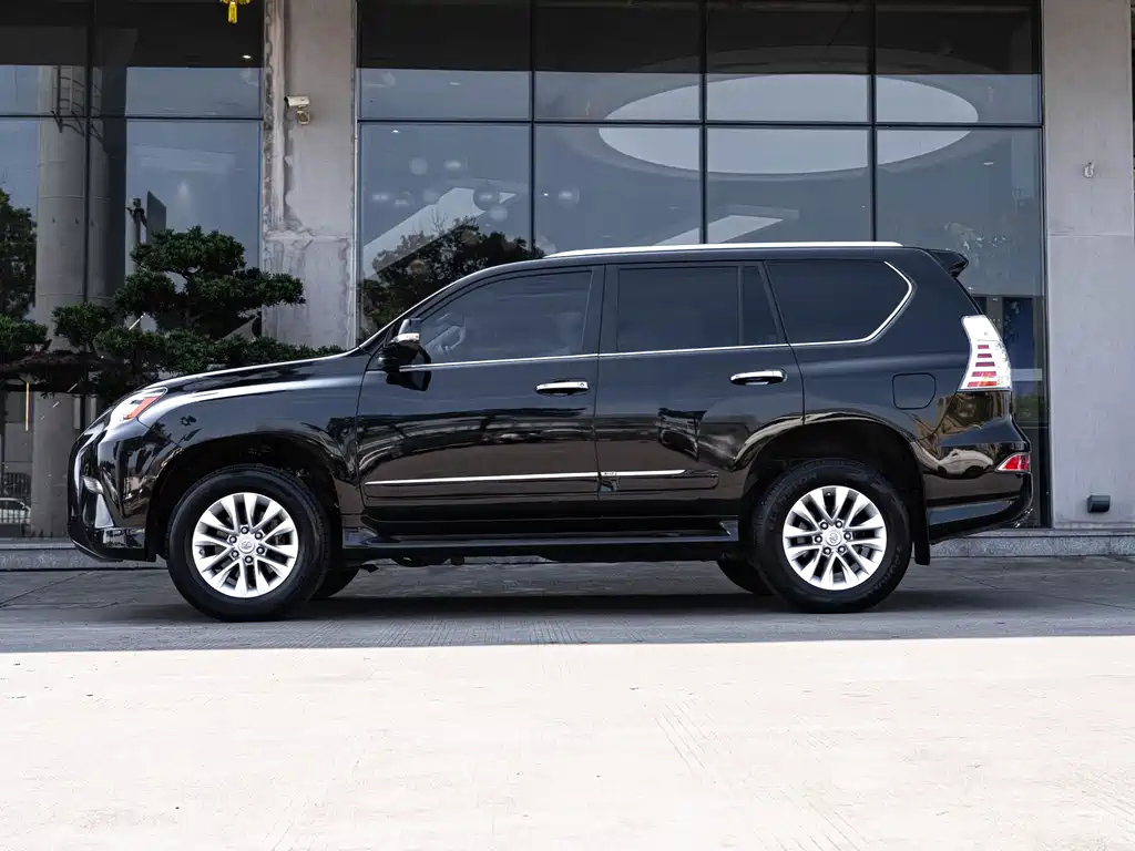 Lexus GX 400 Distinguished