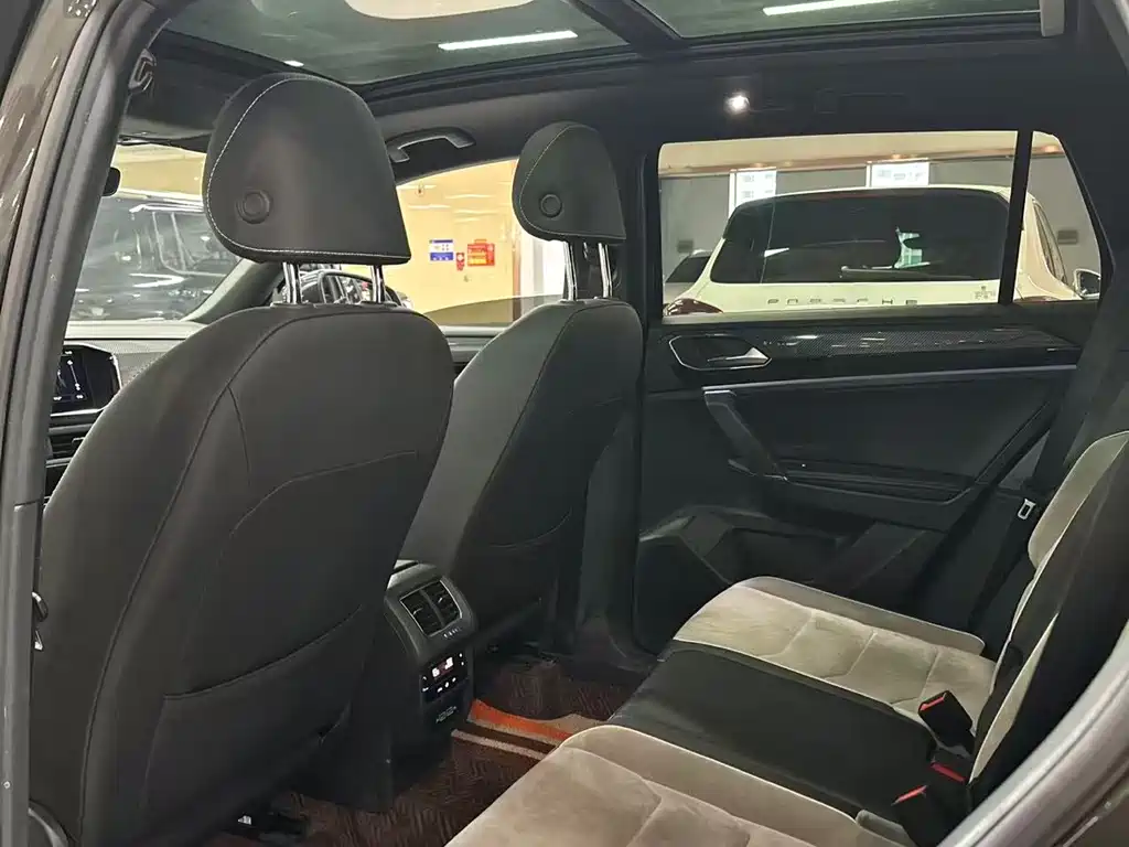 Tayron 380 TSI 4 WD R-Line Connected