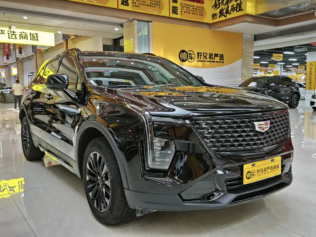 Cadillac XT4 28 T 4 WD Luxury