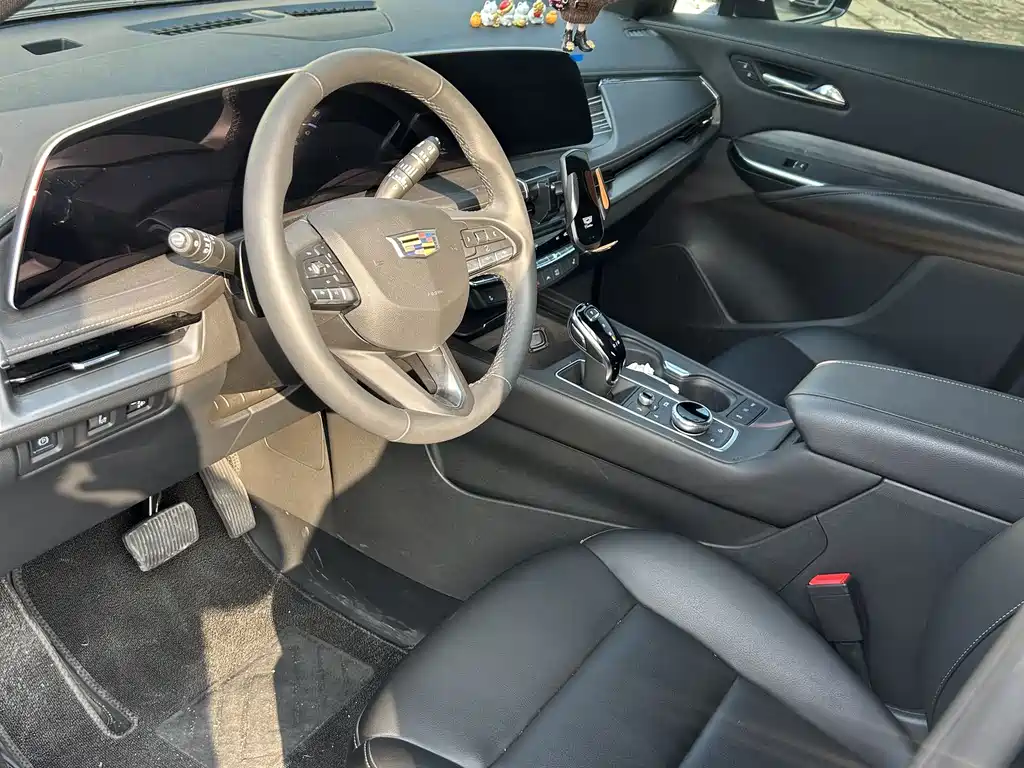 Cadillac XT4 28 T 4 WD Luxury