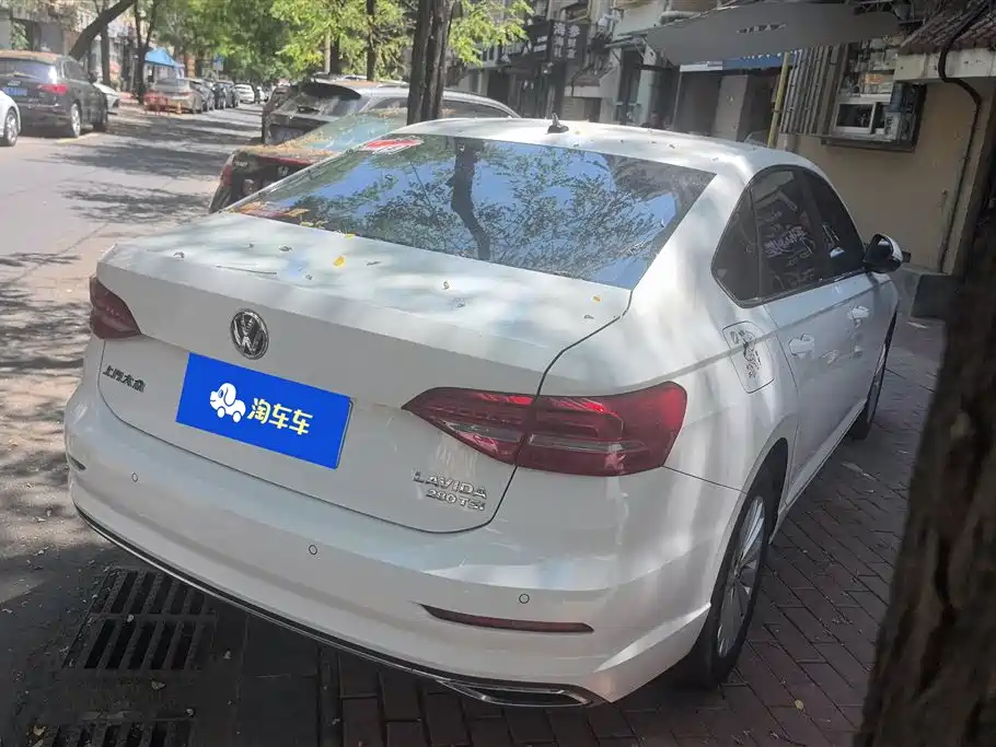 Lavida 280 TSI DSG Comfort CN-VI