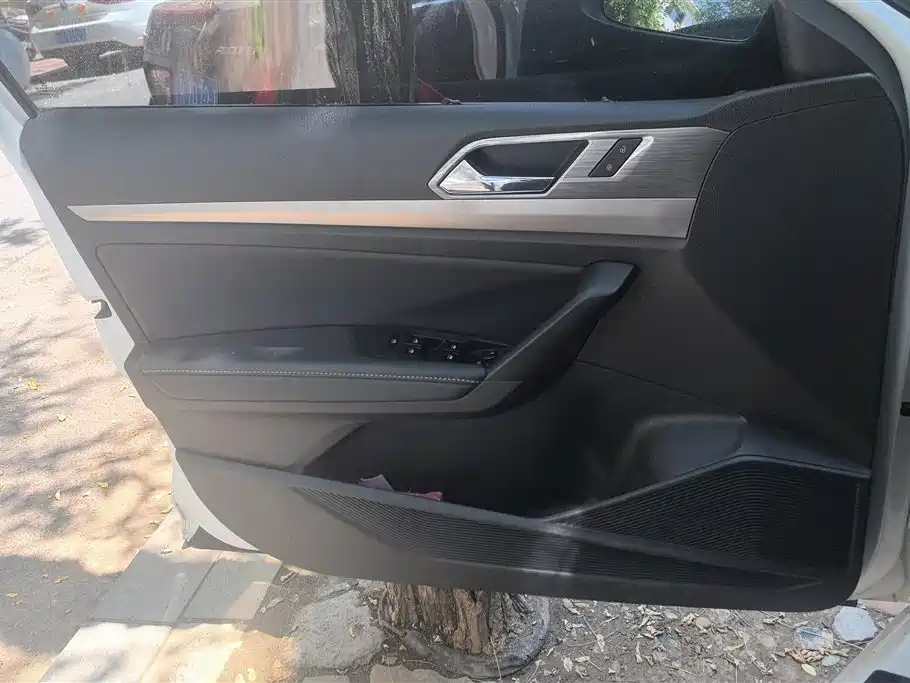 Lavida 280 TSI DSG Comfort CN-VI