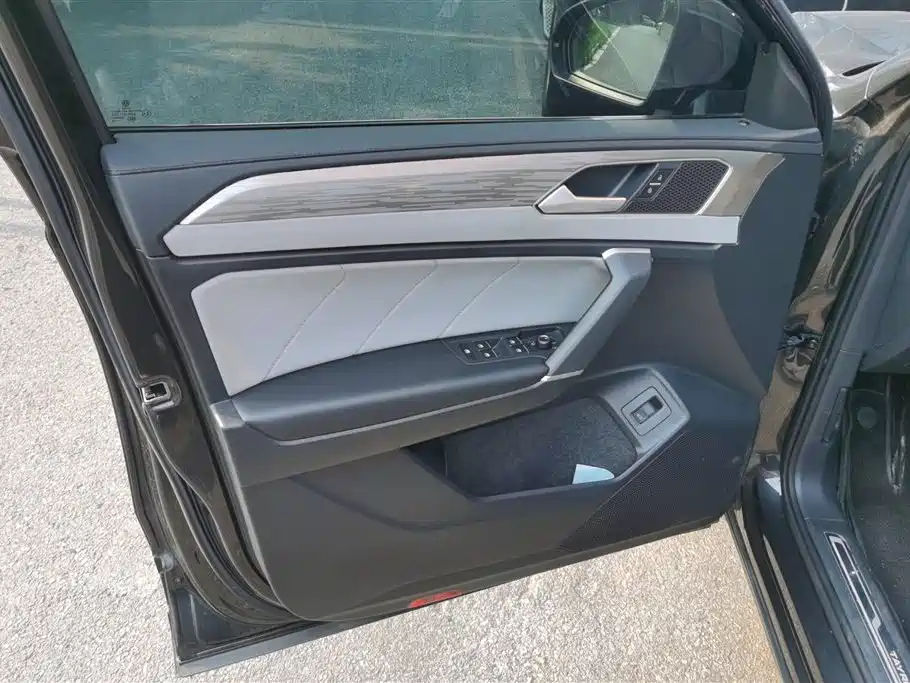 Tayron 330 TSI 2 WD R-Line High Energy