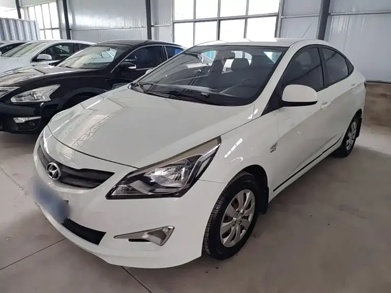 Hyundai Accent 1.4 L Manual Intelligent GLS