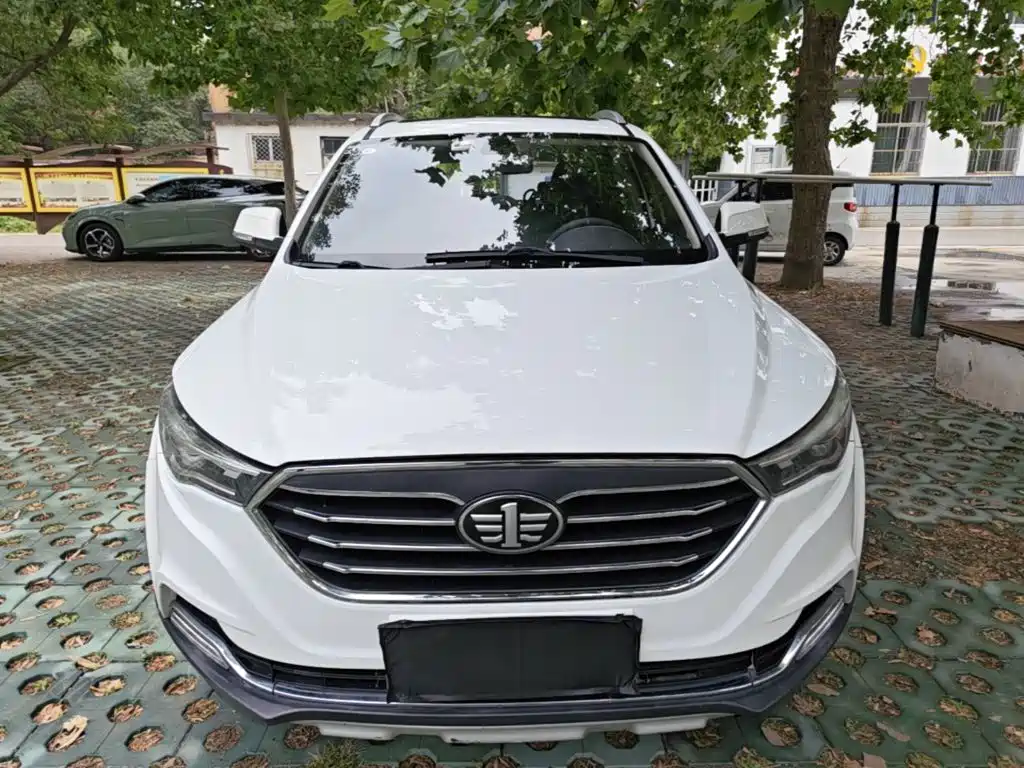 Besturn X40 1.6 L Manual Luxury CN-VI