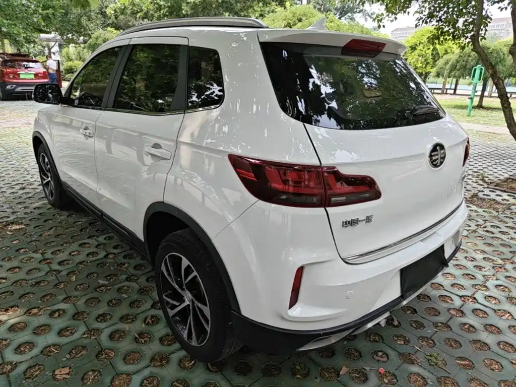 Besturn X40 1.6 L Manual Luxury CN-VI