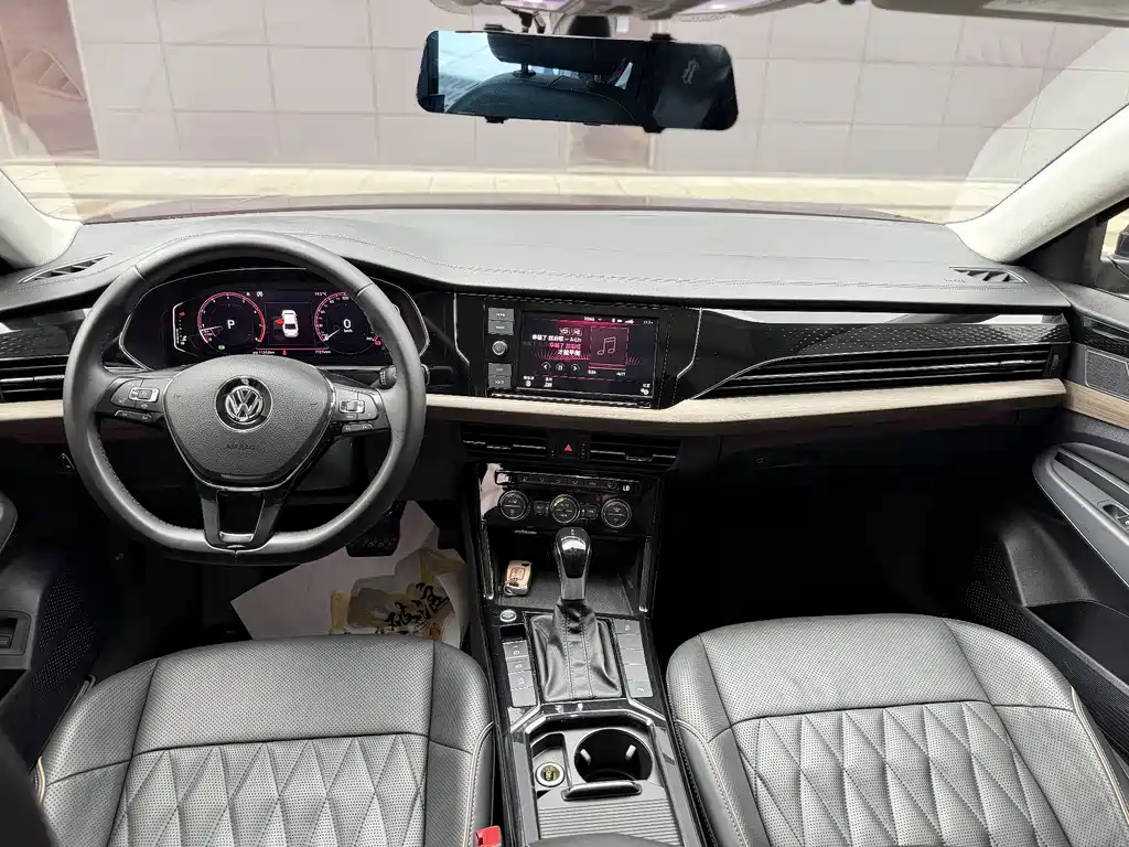 Passat 330 TSI Luxury CN-VI