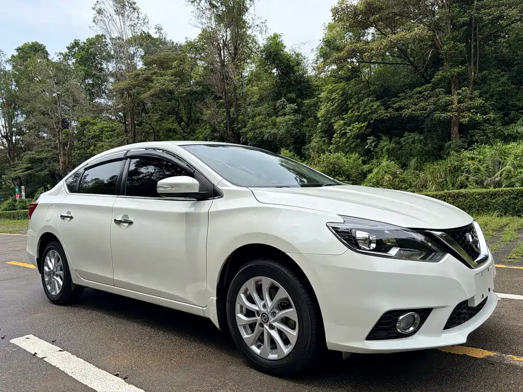 Sylphy 1.6 XV CVT Premium