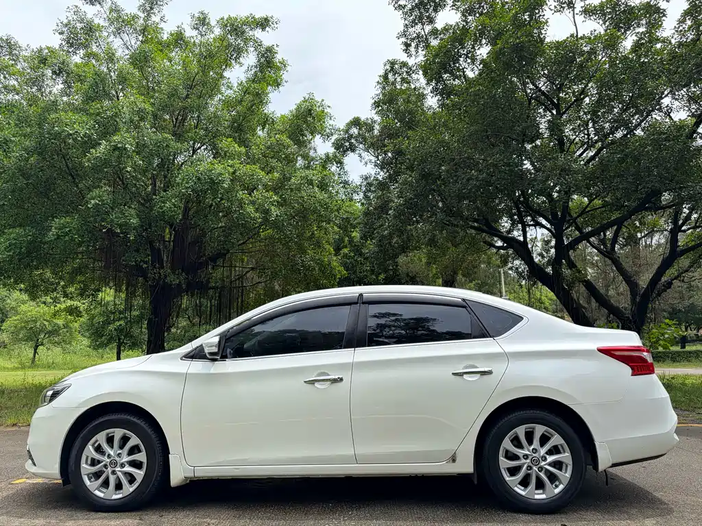 Sylphy 1.6 XV CVT Premium