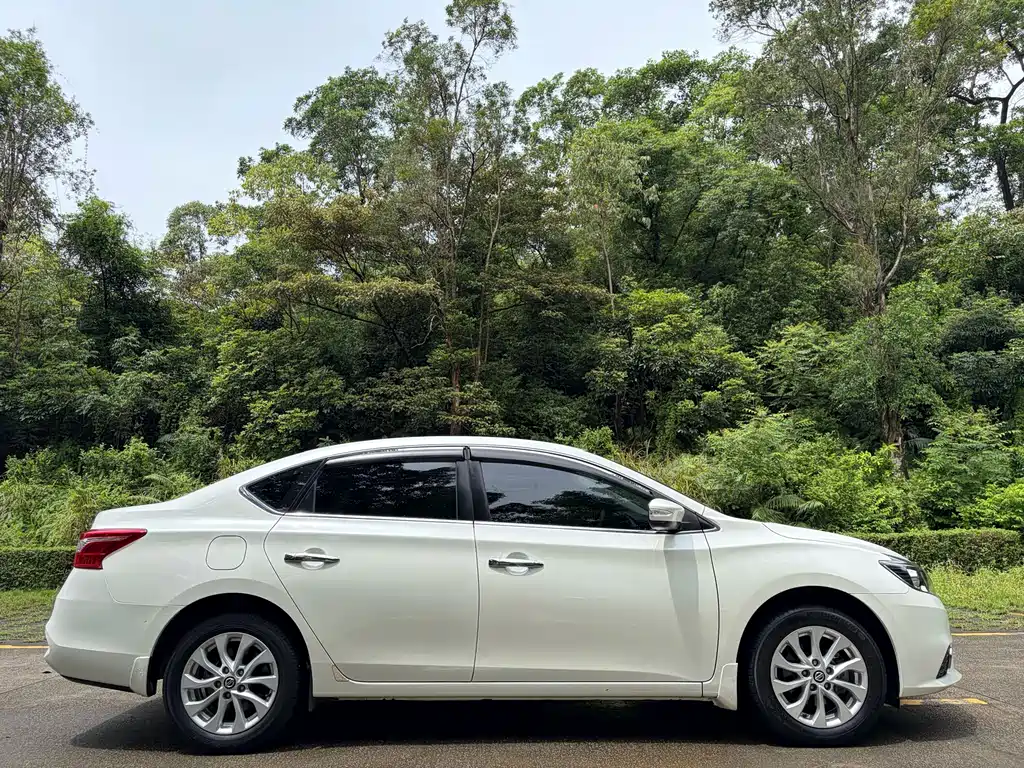 Sylphy 1.6 XV CVT Premium