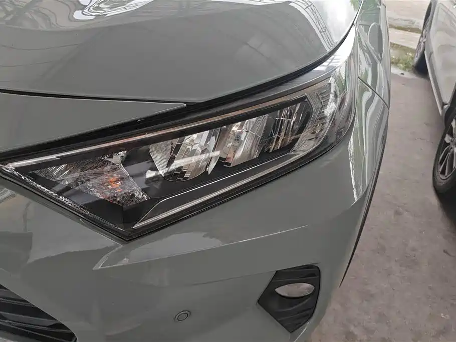 RAV4 2.0 L CVT 2 WD Style
