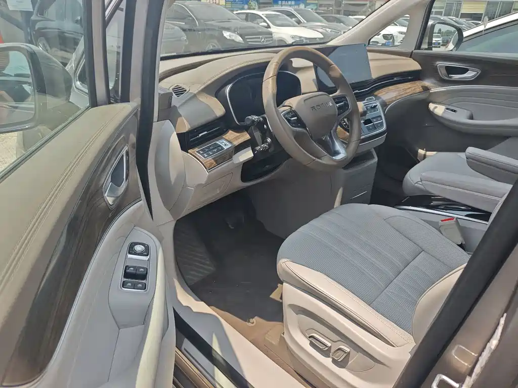 Roewe iMAX8 400 TGI Supreme Enjoyment