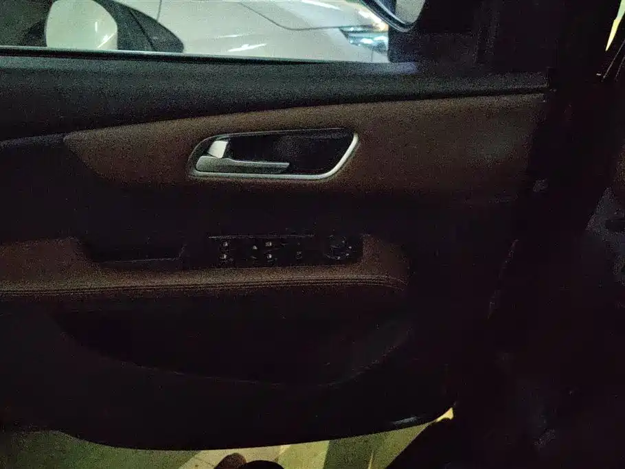 SWM X7 1.5 T Auto Smart Enjoyment 7-seat