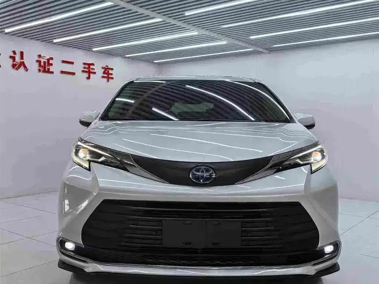Toyota Sienna 2.5 L Hybrid Comfort
