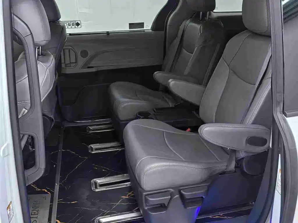 Sienna 2.5 L Hybrid Comfort