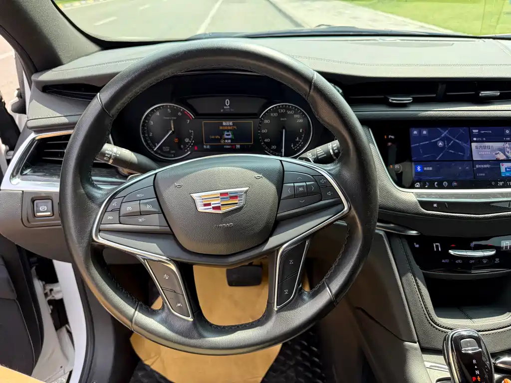 Cadillac XT5 28 T 4 WD Platinum Sport