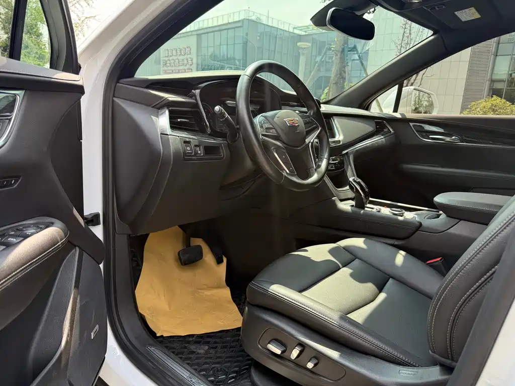 Cadillac XT5 28 T 4 WD Platinum Sport