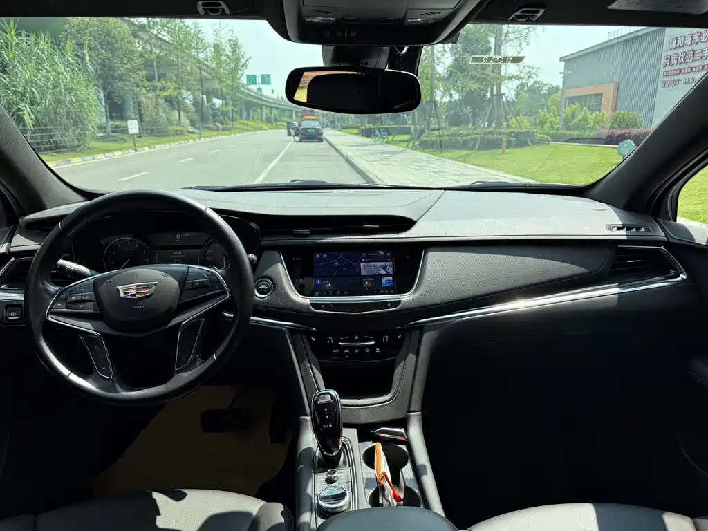 Cadillac XT5 28 T 4 WD Platinum Sport