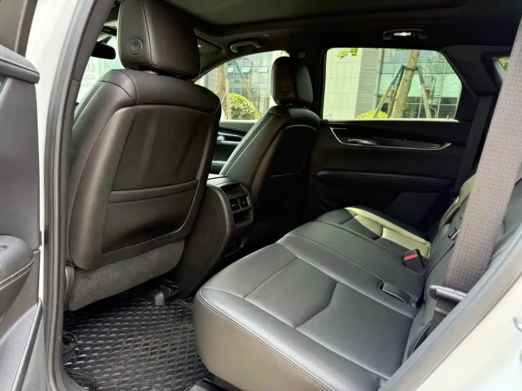 Cadillac XT5 28 T 4 WD Platinum Sport