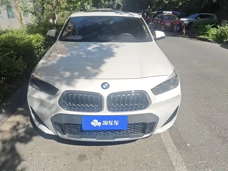 BMW X2 sDrive25 i Leading M Offroad Package