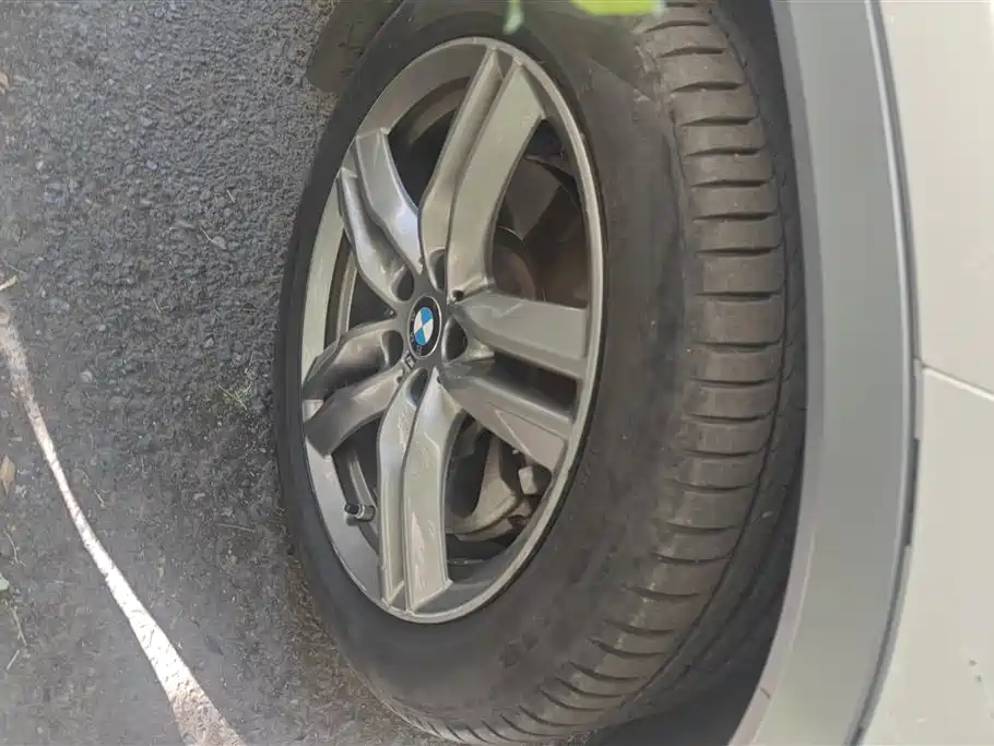 BMW X2 sDrive25 i Leading M Offroad Package