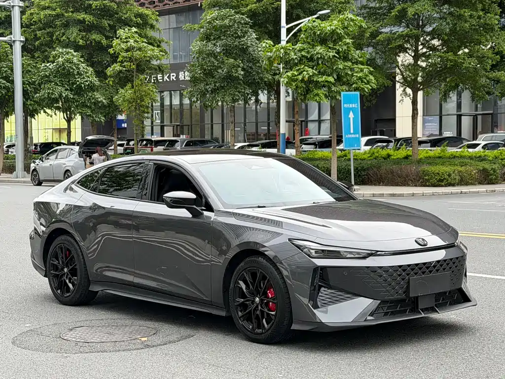 Changan UNI-V 1.5 T Distinguished