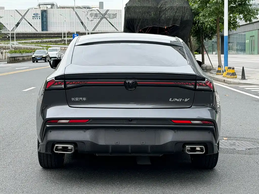 Changan UNI-V 1.5 T Distinguished