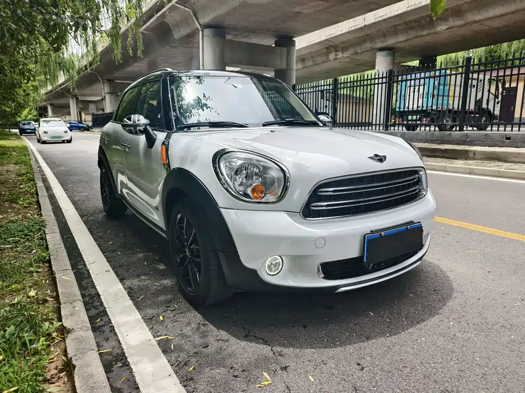 MINI COUNTRYMAN 1.6 T COOPER ALL4 Fun