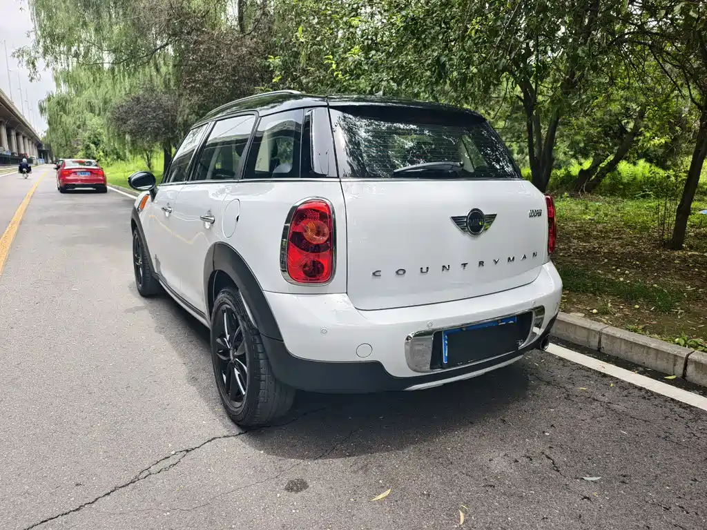 MINI COUNTRYMAN 1.6 T COOPER ALL4 Fun