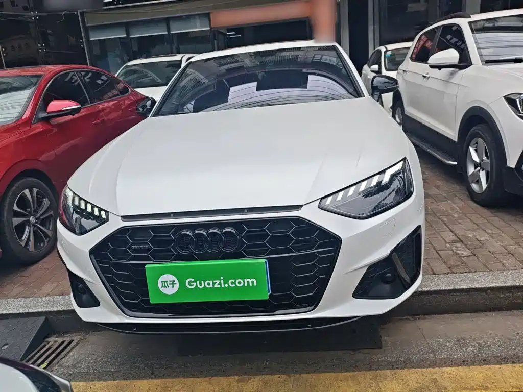 Audi A4 L 40 TFSI Luxury Dynamic Starry Night