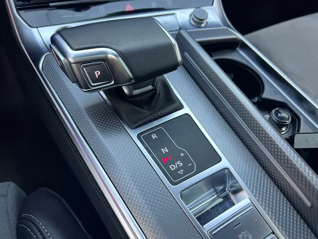 Audi A6 L 45 TFSI quattro Select Dynamic