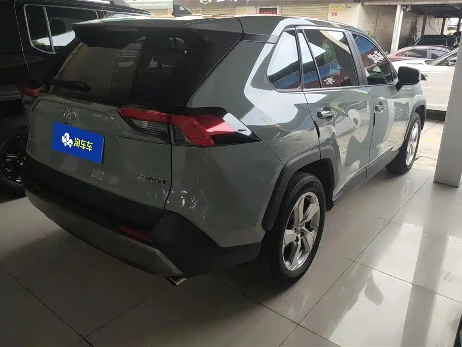 RAV4 2.0 L CVT 2 WD Style Plus