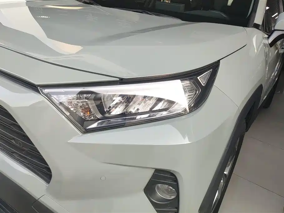 RAV4 2.0 L CVT 2 WD Style Plus