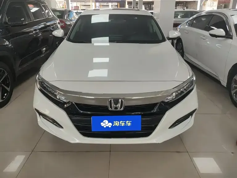 Honda Accord 260 TURBO Elite CN-V
