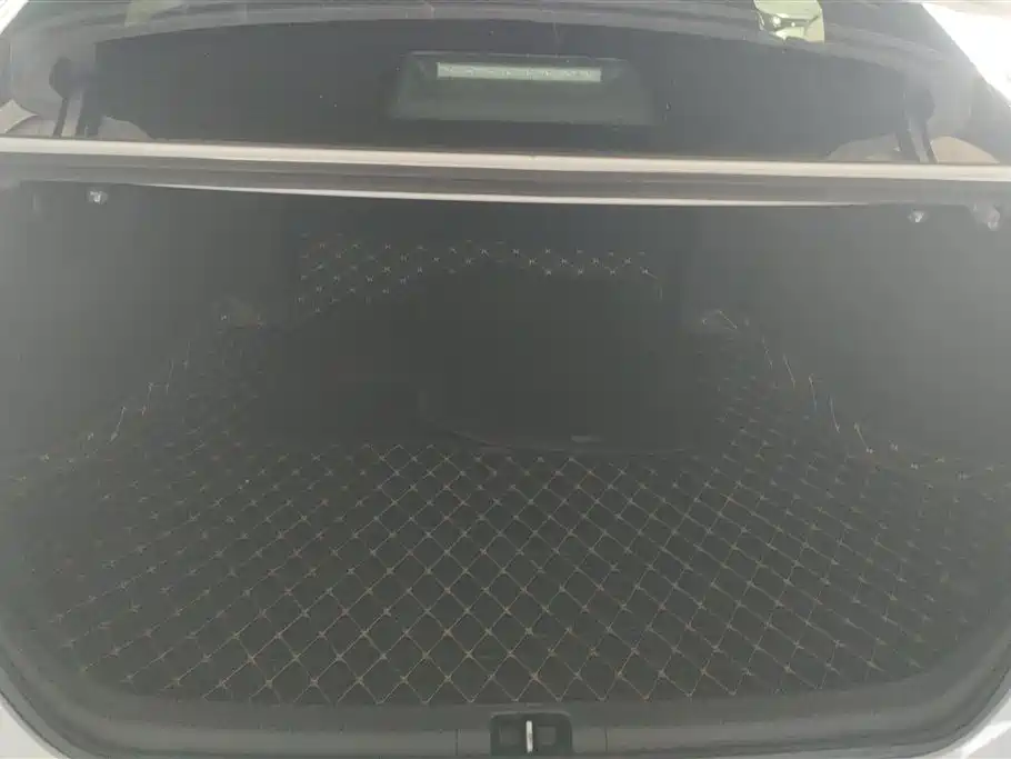 Camry 2.0 G Luxury