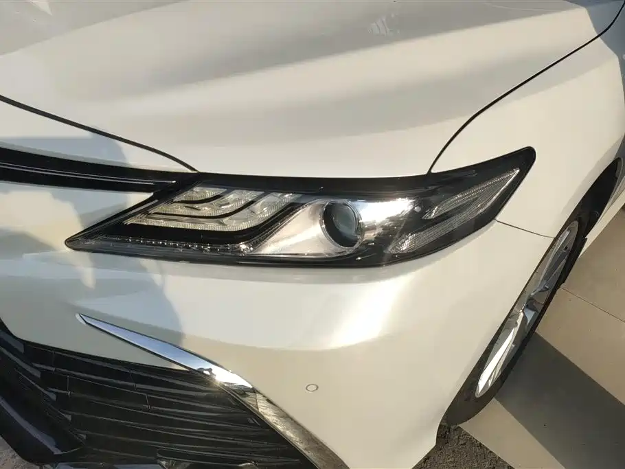 Camry 2.0 G Luxury