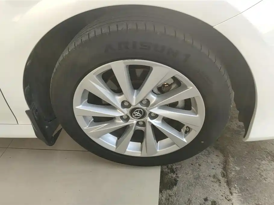 Camry 2.0 G Luxury