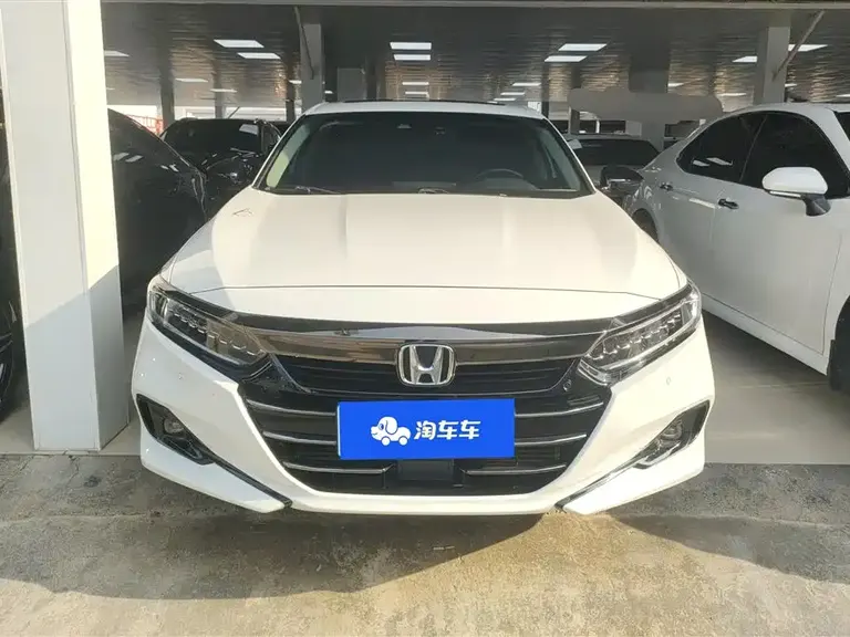 Honda Accord 260 TURBO Phantom Night · Distinguished