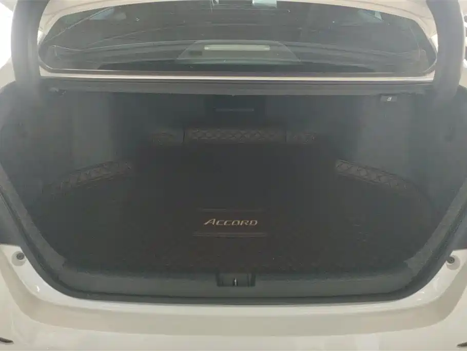 Accord 260 TURBO Phantom Night · Distinguished