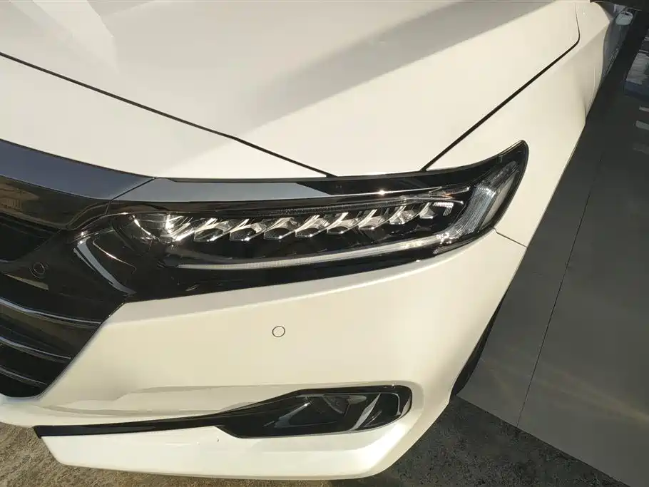 Accord 260 TURBO Phantom Night · Distinguished