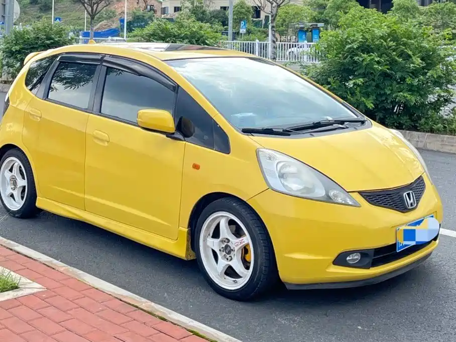 Fit 1.5 L Auto Luxury