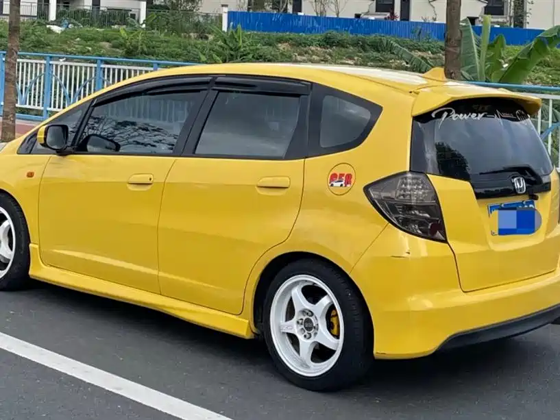 Fit 1.5 L Auto Luxury