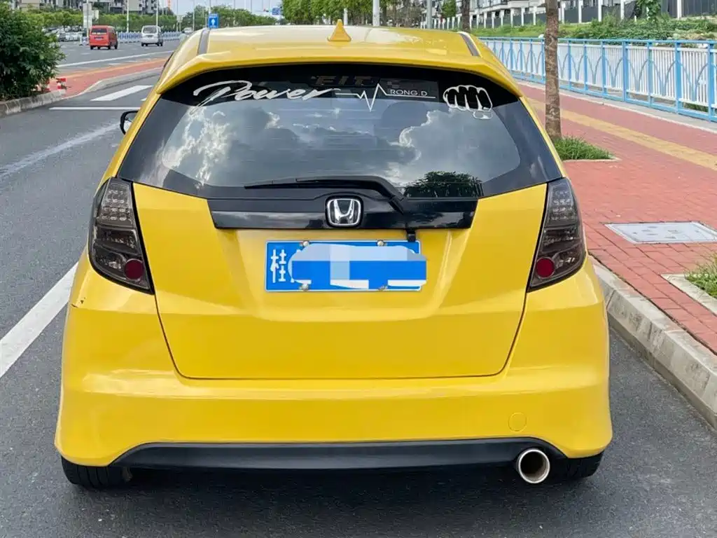 Fit 1.5 L Auto Luxury