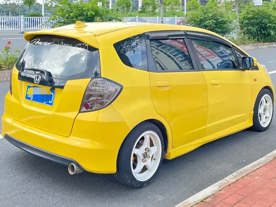 Fit 1.5 L Auto Luxury