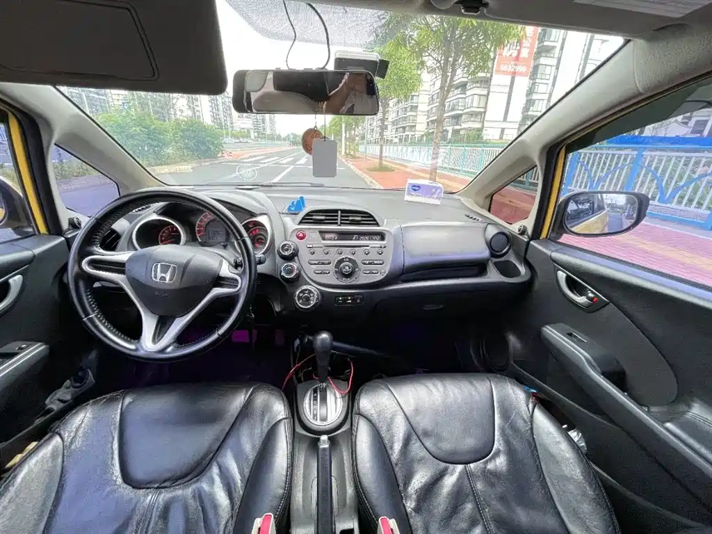 Fit 1.5 L Auto Luxury