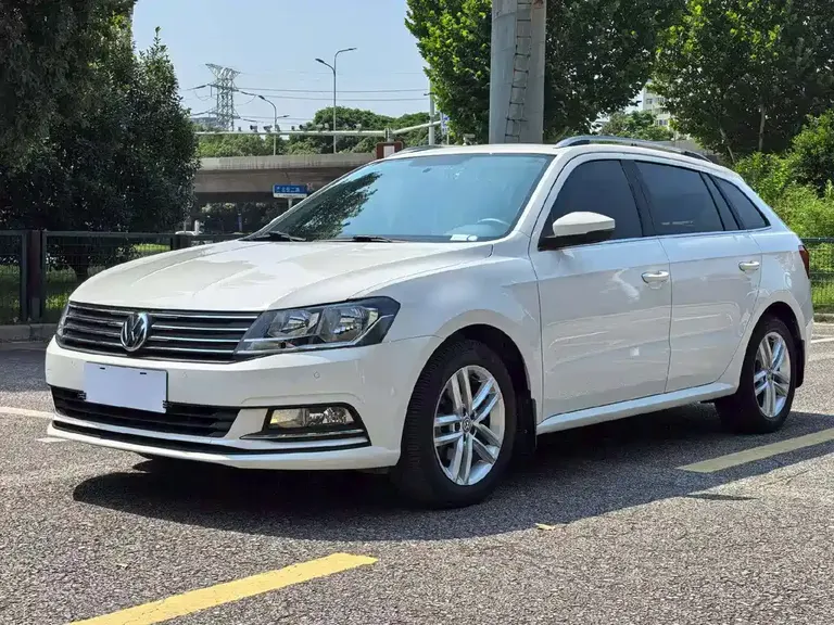 Volkswagen Gran Lavida 1.6 L Auto Comfort