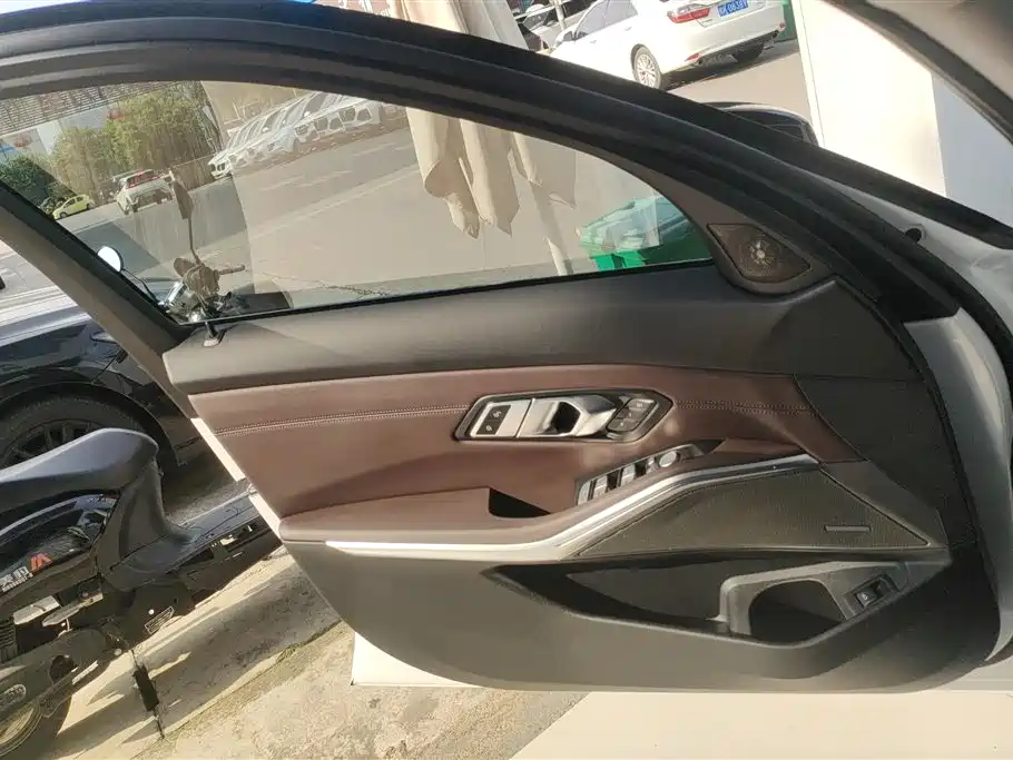 BMW 3 Series 330 Li Premium M Sport Night Package