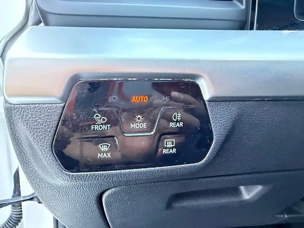 Lamando Lamando L 280 TSI DSG Dazzle Hot
