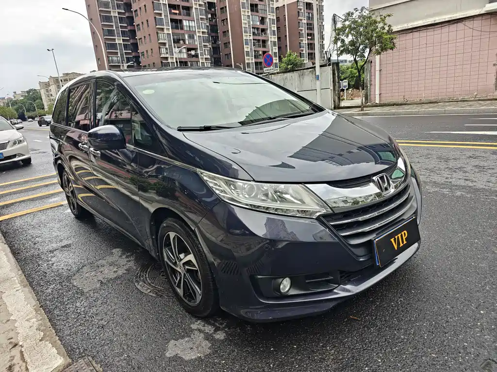 Odyssey 2.4 L Luxury