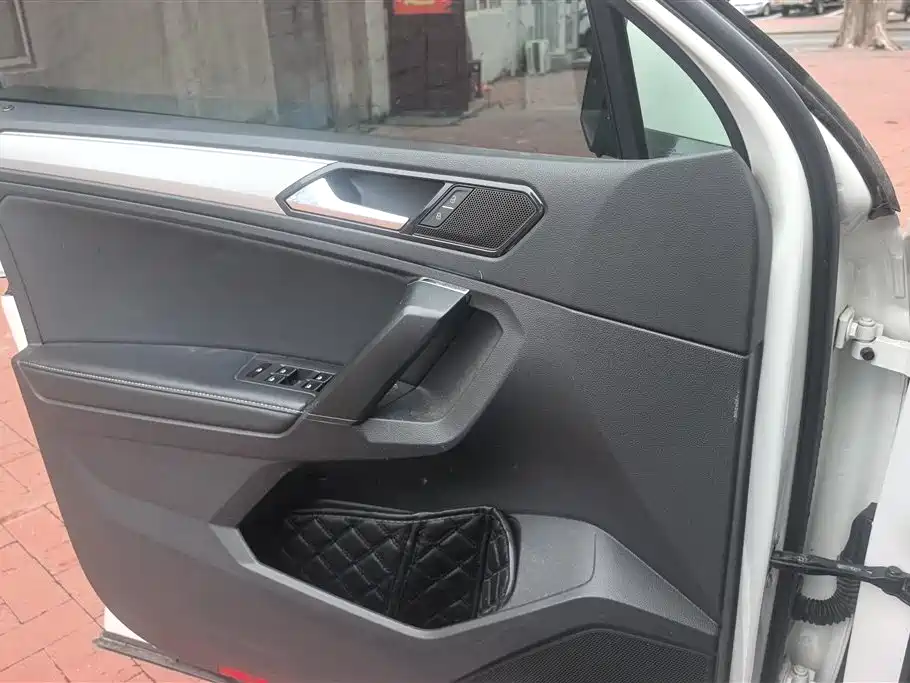 Tiguan L 330 TSI Auto 2 WD Smart Enjoyment